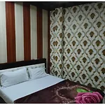 Shree Kashi Guest House, Varanasi Near Temple 200 Meter