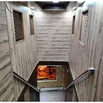 Shree Kashi Guest House, Varanasi Near Temple 200 Meter